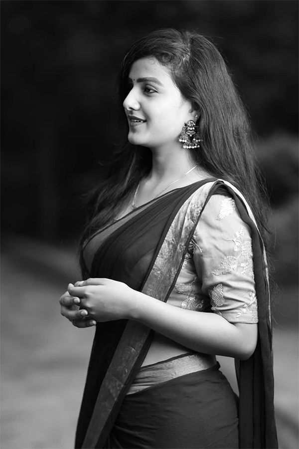 Vaishnavi Chaitanya HD Images, Photos From Instagram, The Software DevLOVEper - Sakshi35