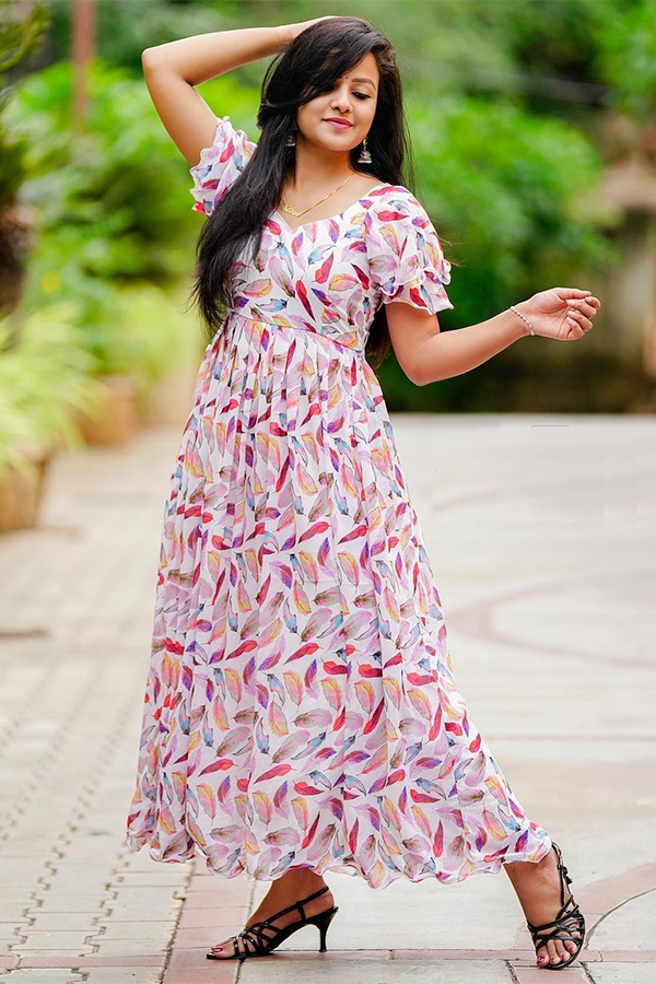 Vaishnavi Chaitanya HD Images, Photos From Instagram, The Software DevLOVEper - Sakshi43