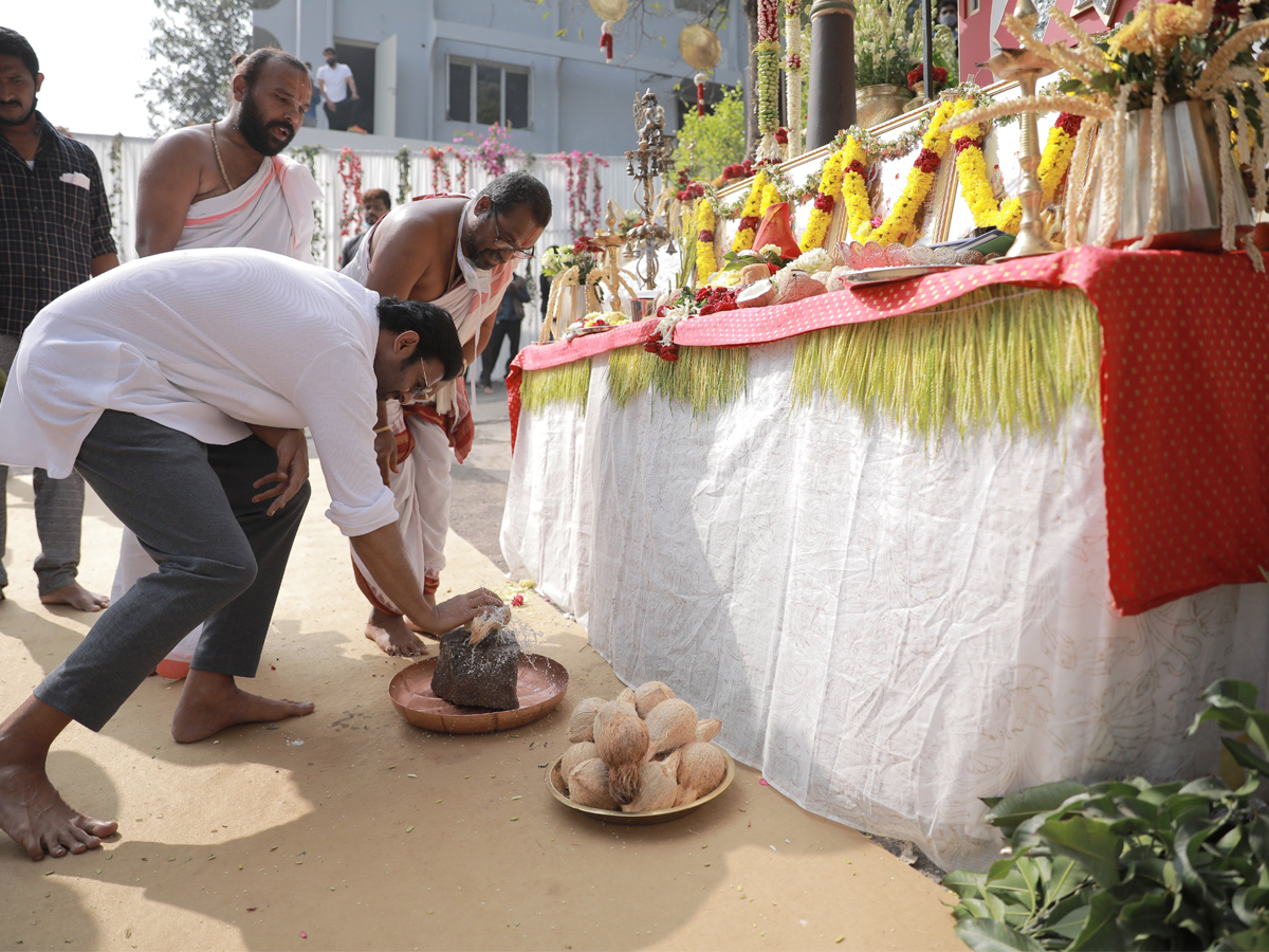 SALAAR Movie Opening Photo Gallery - Sakshi7