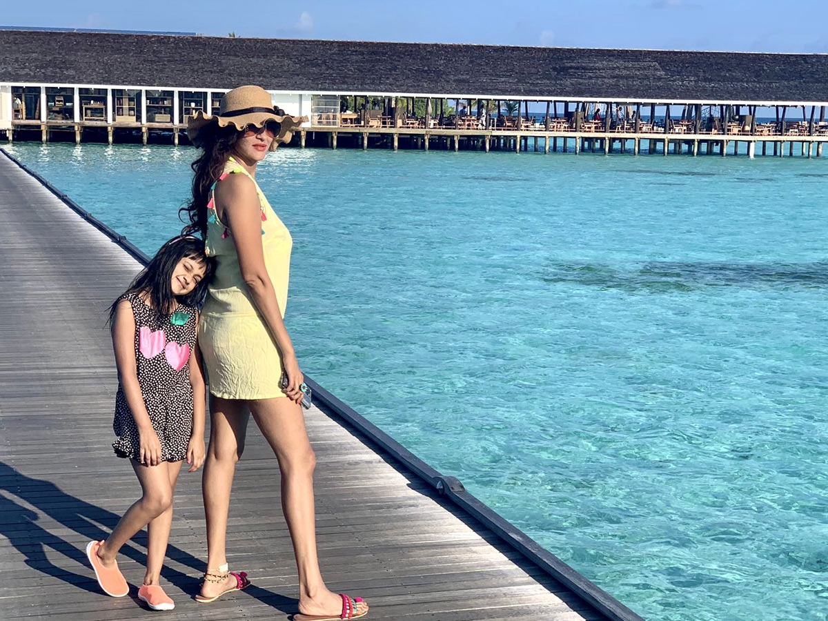 Manchu Family Enjoying Vacation In Maldives Photo Gallery - Sakshi5