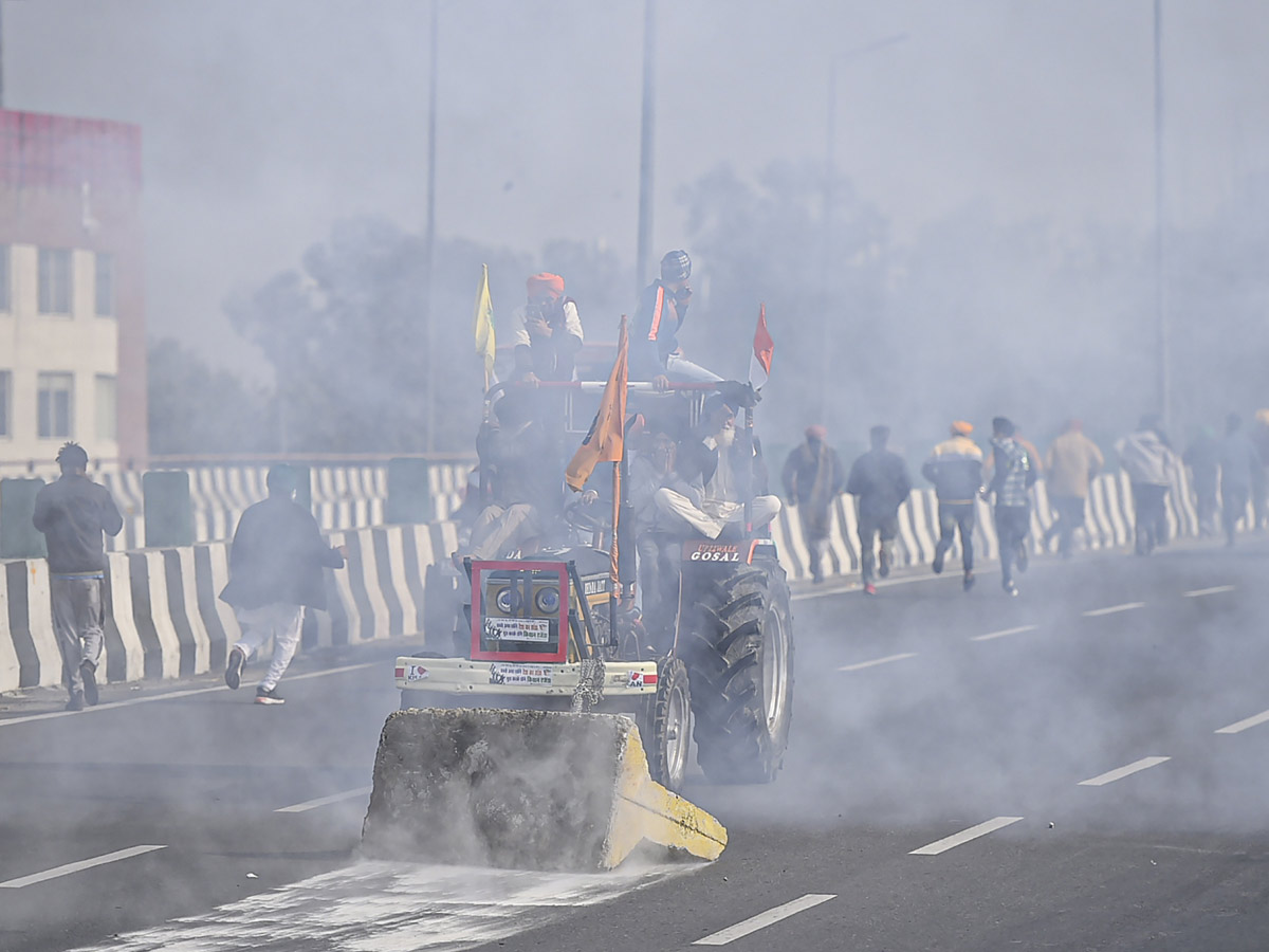 Farmers Protest in Delhi Photo Gallery - Sakshi19