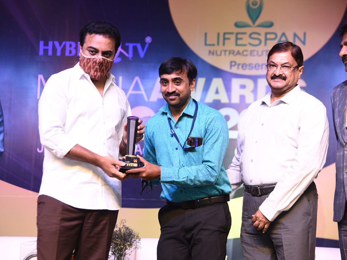 Sakshi Professionals Get Awards From Hybiz tv - Sakshi7