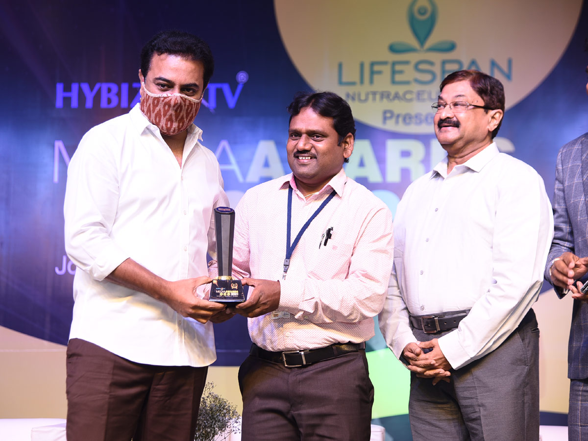Sakshi Professionals Get Awards From Hybiz tv - Sakshi8