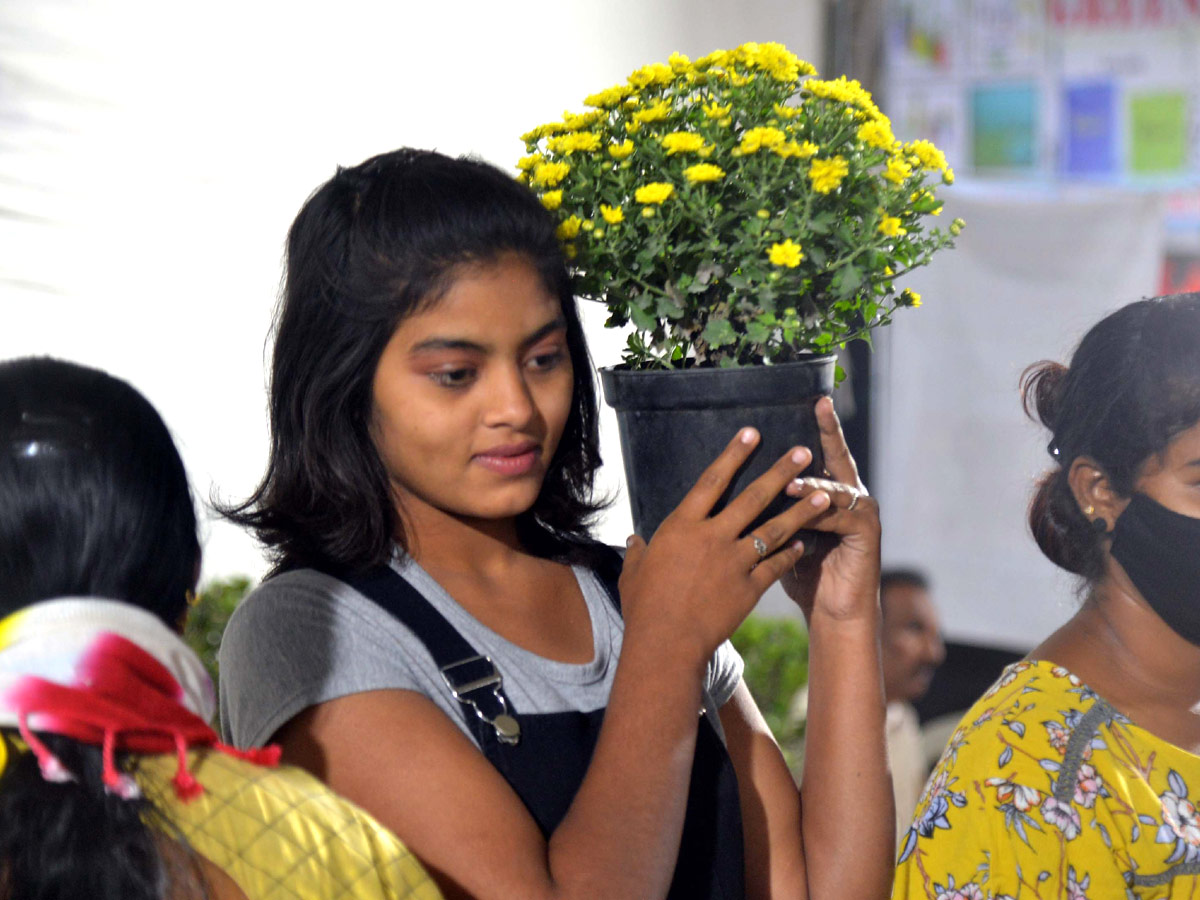 Harish Rao Inaugurates Grand Nursery Mela at People's Plaza - Sakshi10