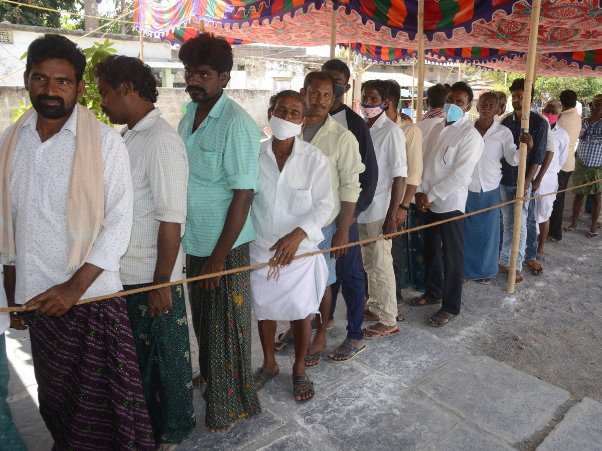 second phase of Andhra Pradesh panchayat polls Photo Gallery - Sakshi4