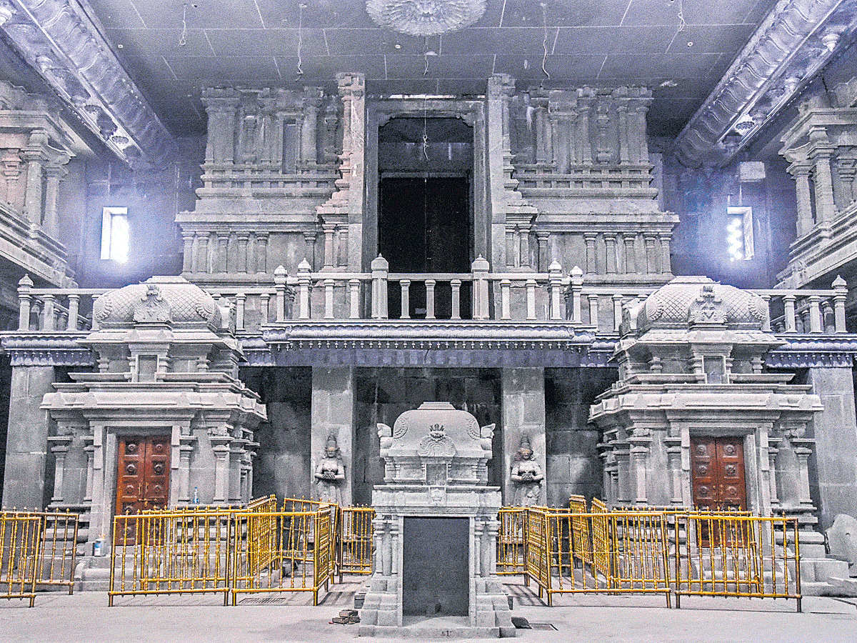 Yadadri Sri Lakshmi Narasimha Swamy Temple Special Photes - Sakshi4