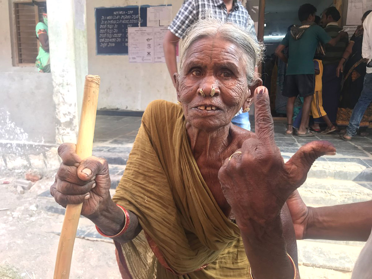 Third phase panchayat election polling in AP Photos - Sakshi10