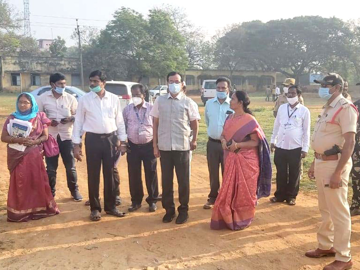 Third phase panchayat election polling in AP Photos - Sakshi17