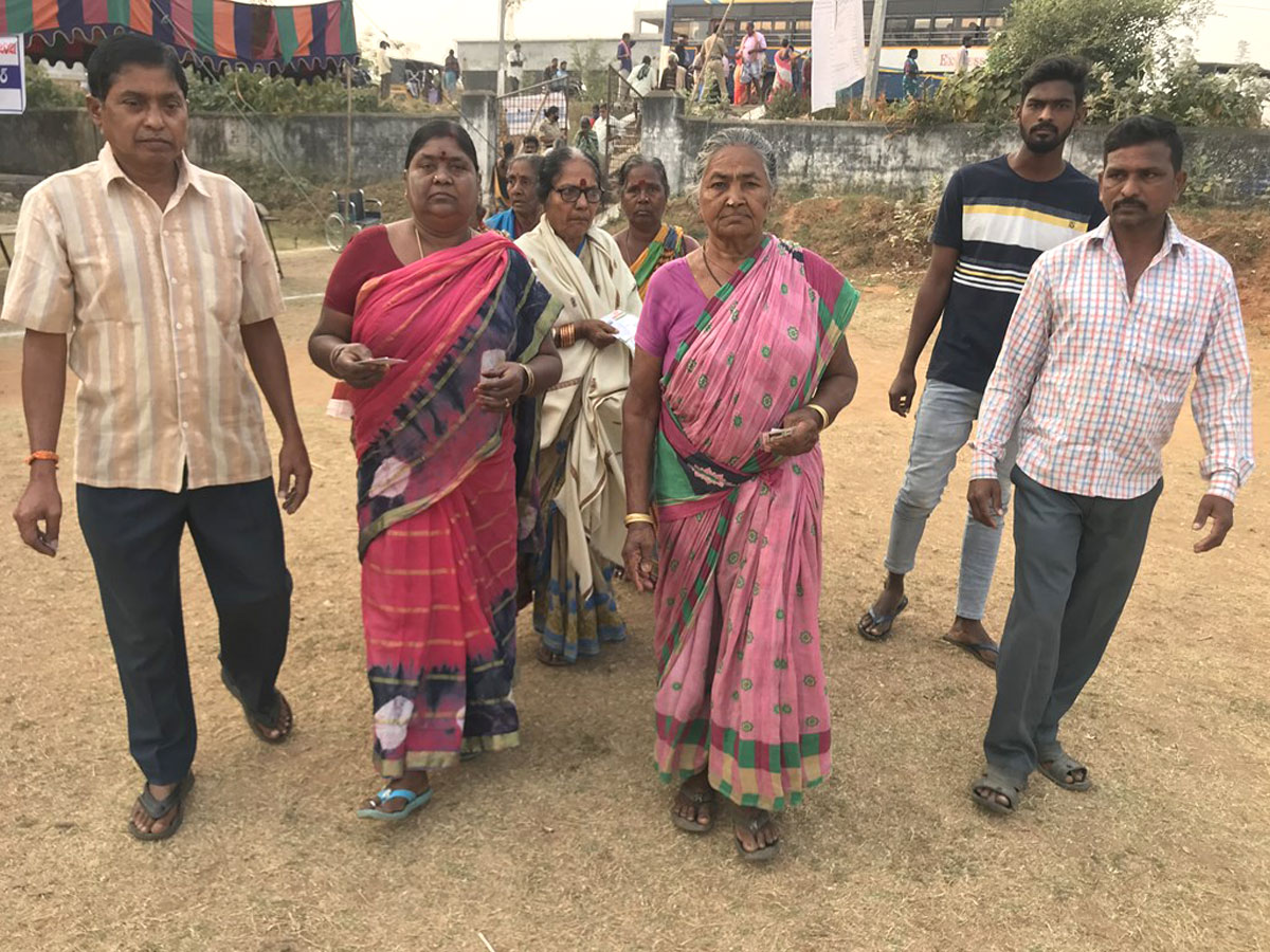 Third phase panchayat election polling in AP Photos - Sakshi8