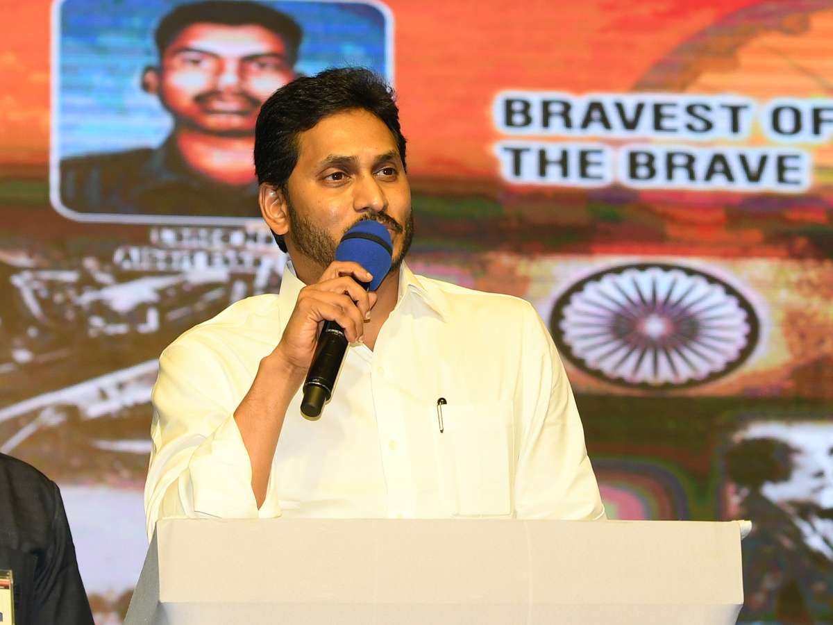 YS Jagan Praises Soldiers Duties Swarnim Vijay Varsh - Sakshi6