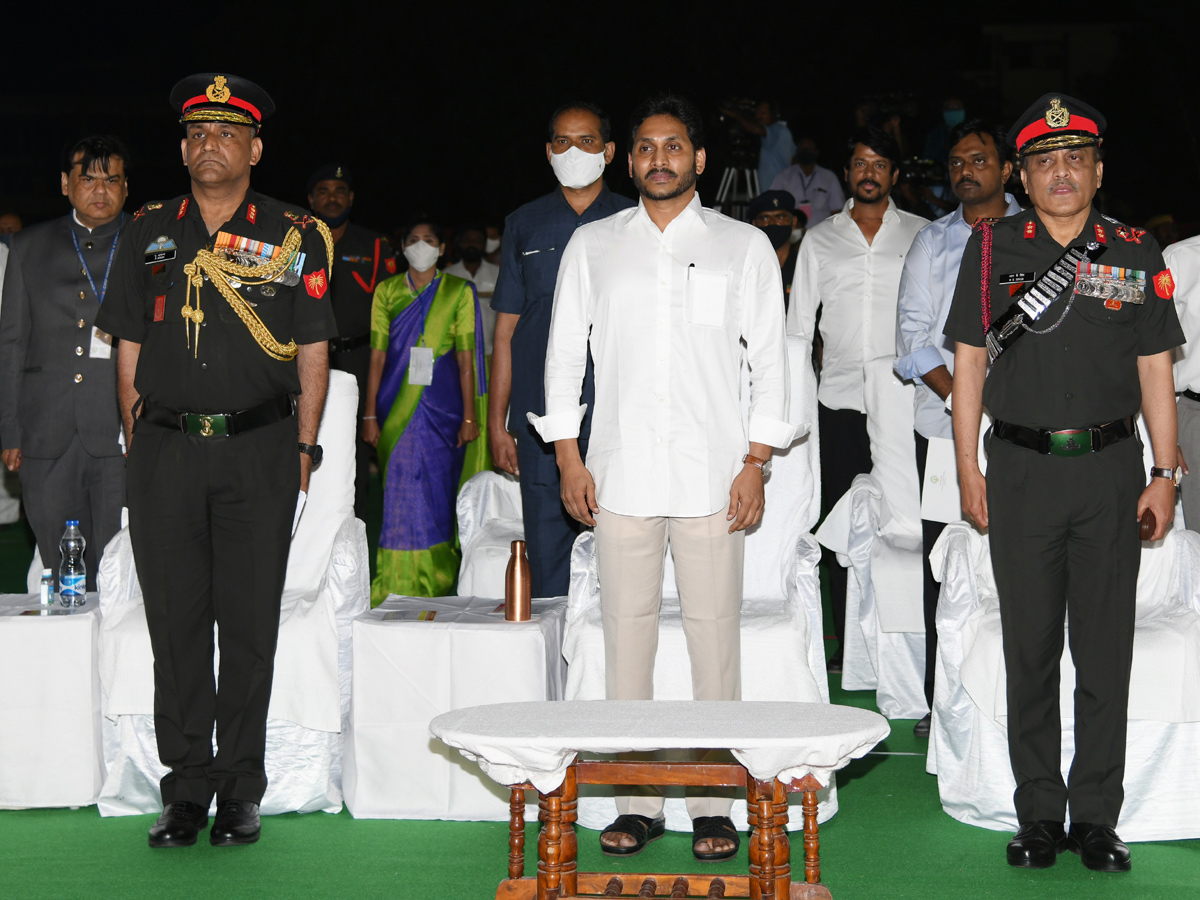YS Jagan Praises Soldiers Duties Swarnim Vijay Varsh - Sakshi8