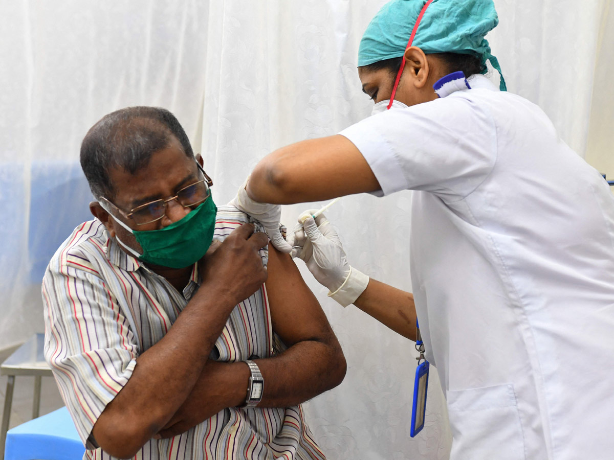 The second stage of corona vaccination Photo Gallery - Sakshi24