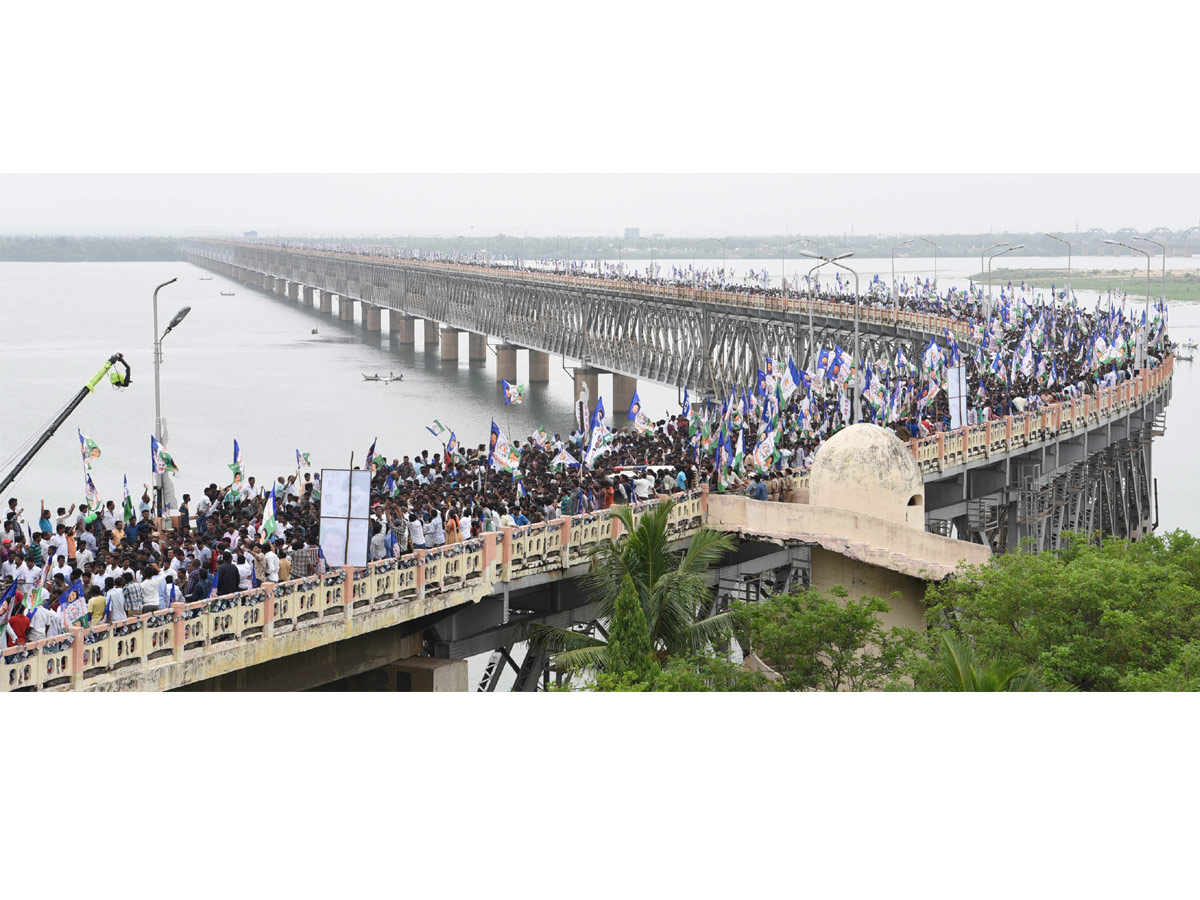 YSR Congress Party Celebrates 11th Formation Day - Sakshi21