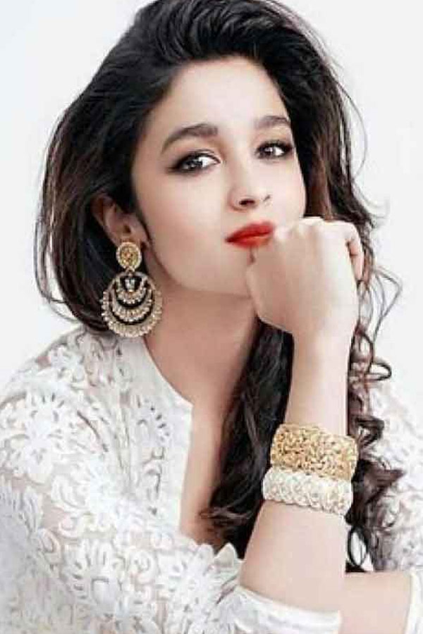 Alia Bhatt Birthday Special Photo Gallery - Sakshi9