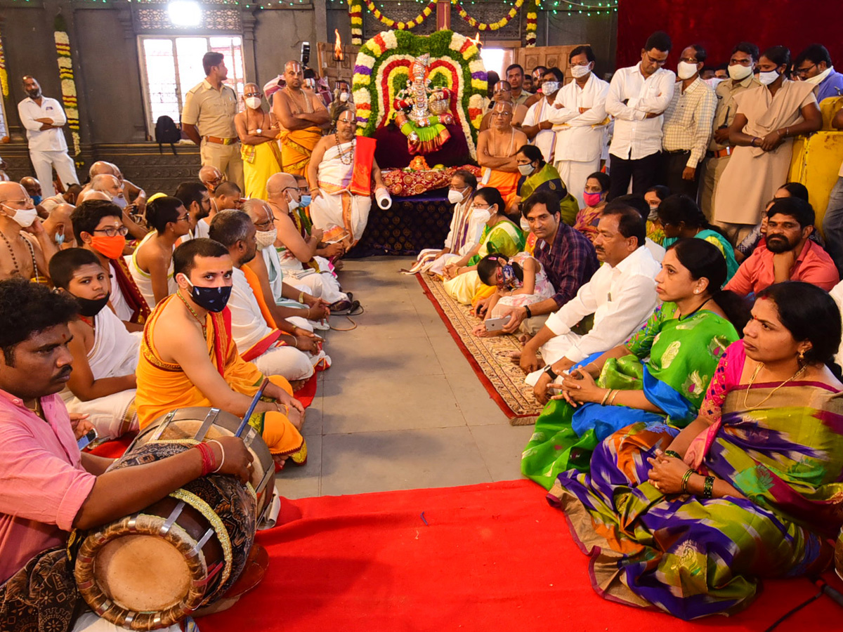 Yadadri Lakshmi Narasimha Swamy Vari Brahmotsavams 2021 - Sakshi16