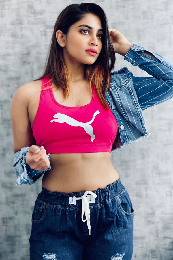 Actress Shivani Narayanan Glamorous Pics - Sakshi15