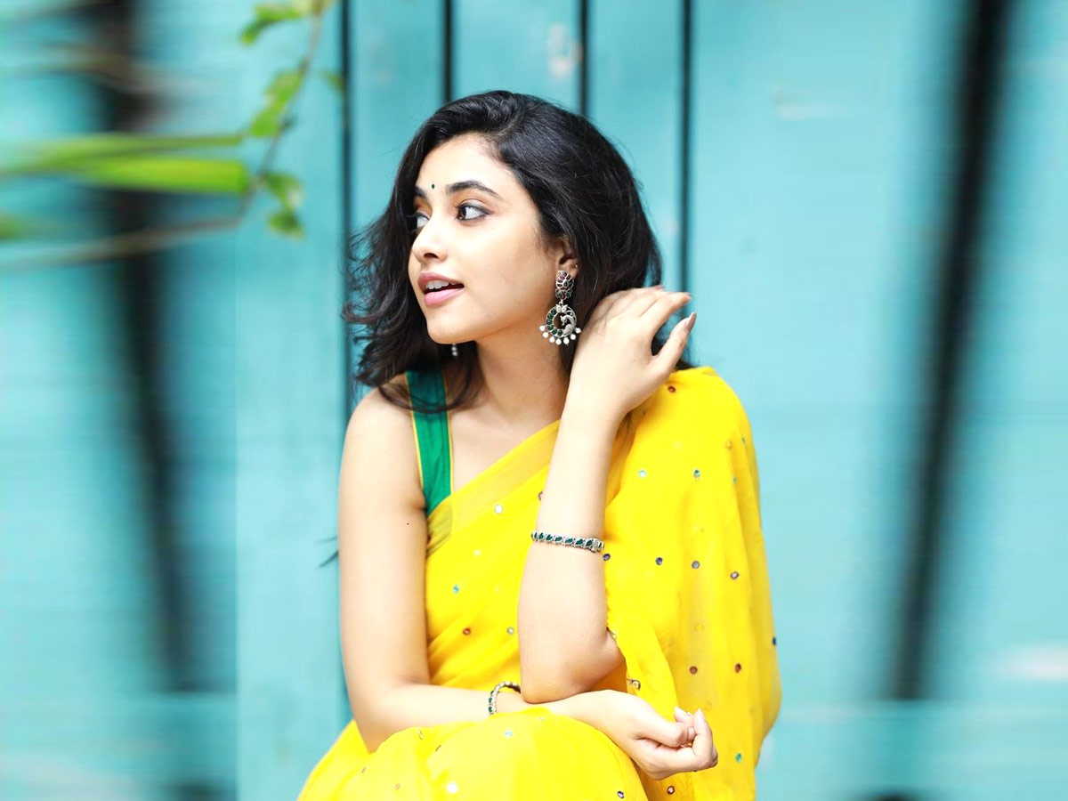 Priyanka Arul Mohan Beautiful Photo Gallery - Sakshi2