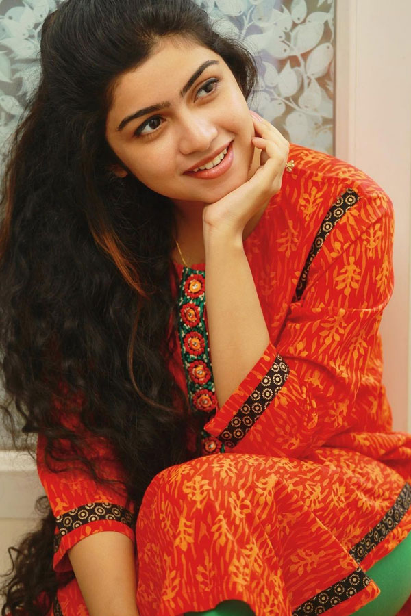 Malayalam Actress Manasa Radhakrishnan Photo Gallery - Sakshi24