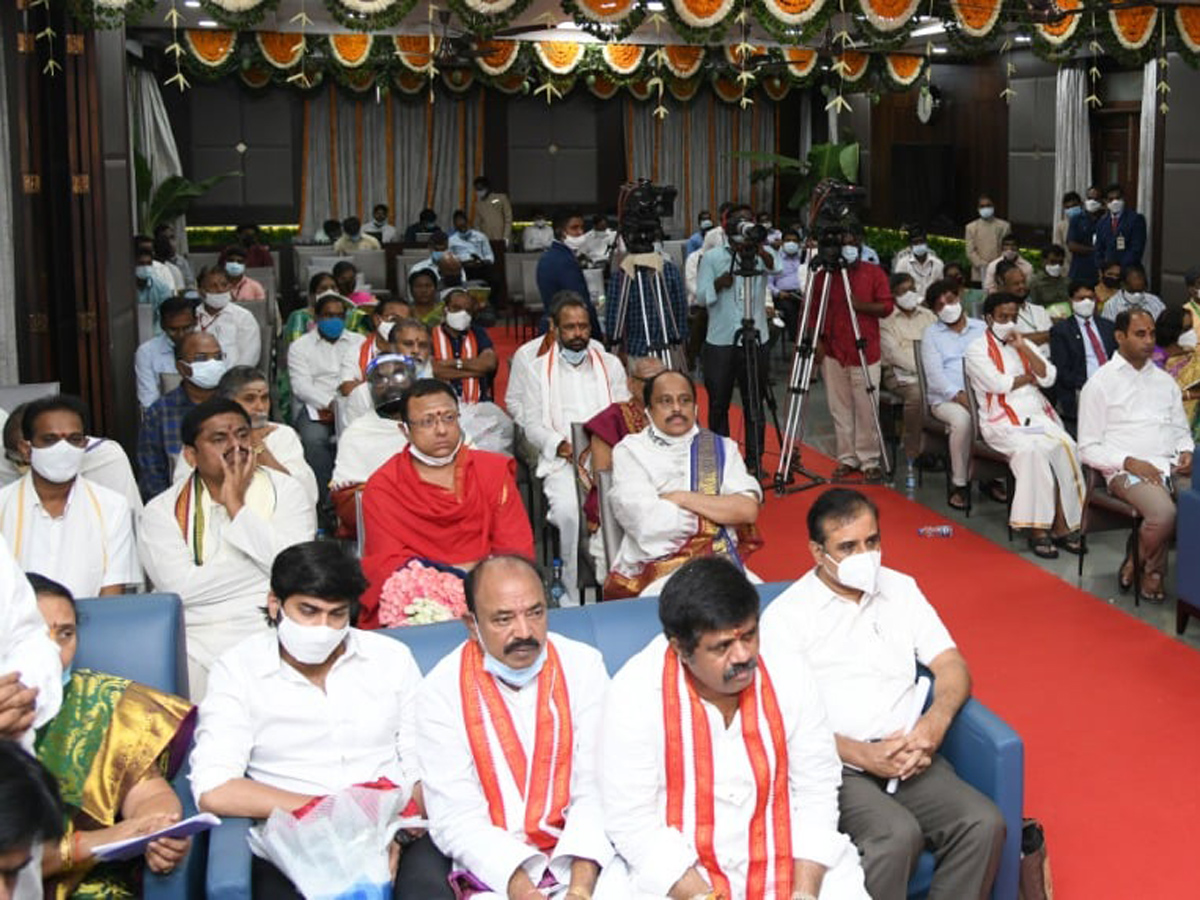 AP CM YS Jagan Joins Ugadi Celebrations Photo Gallery - Sakshi19