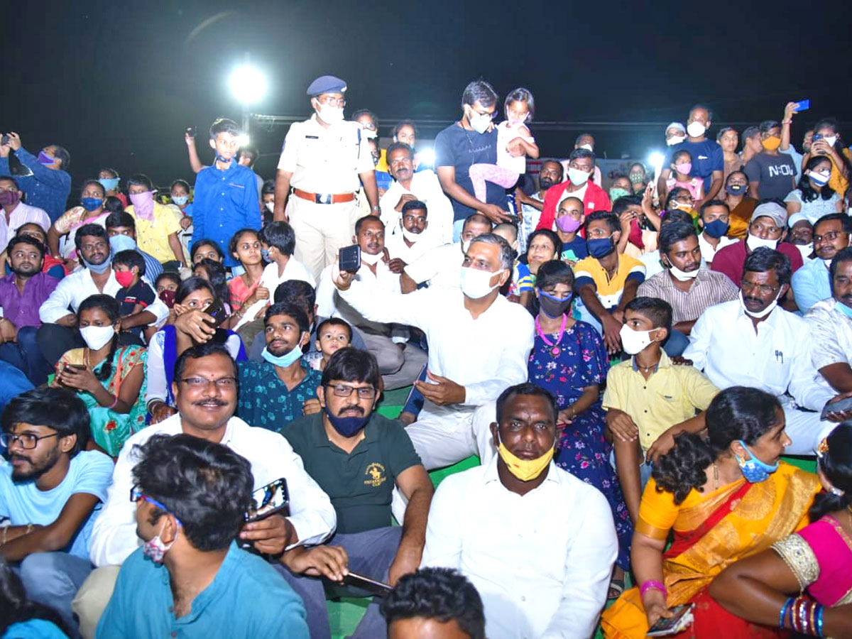 Siddipet Komati Cheruvu (Lake Festival) Celebrations Photo Gallery - Sakshi1