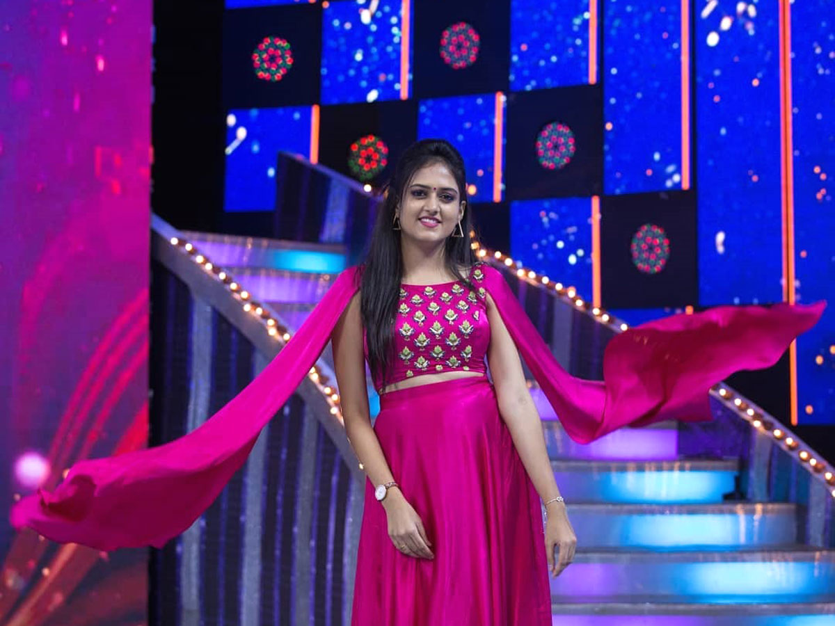 Singer Harika Narayan Beautiful Photo Gallery - Sakshi3