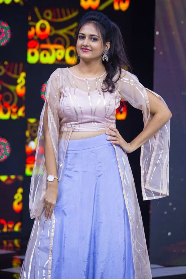 Singer Harika Narayan Beautiful Photo Gallery - Sakshi22