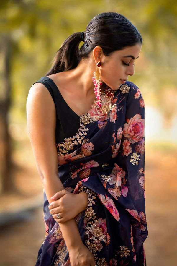 Actress Poorna Glamorous Photo Gallery - Sakshi12