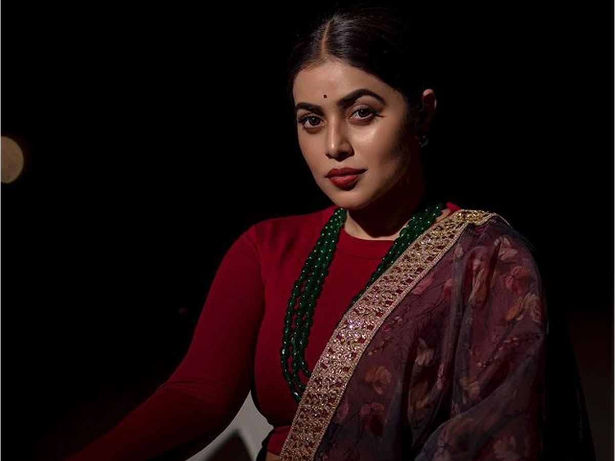 Actress Poorna Glamorous Photo Gallery - Sakshi2