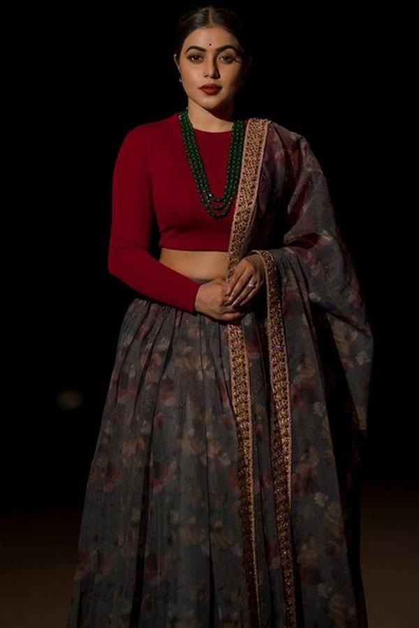 Actress Poorna Glamorous Photo Gallery - Sakshi13