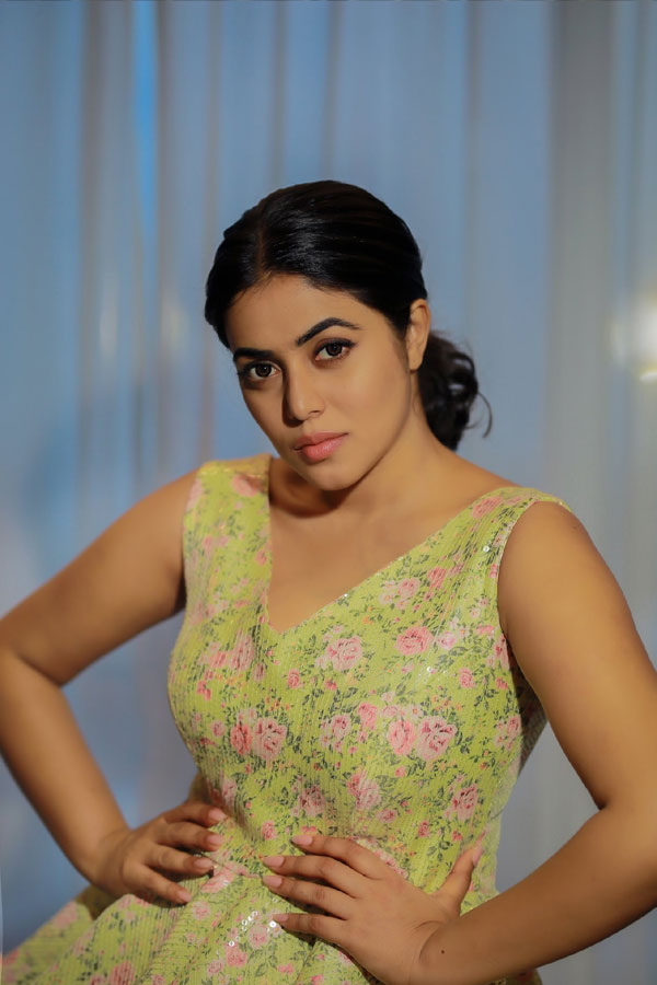 Actress Poorna Glamorous Photo Gallery - Sakshi19