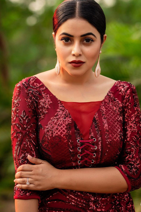 Actress Poorna Glamorous Photo Gallery - Sakshi36