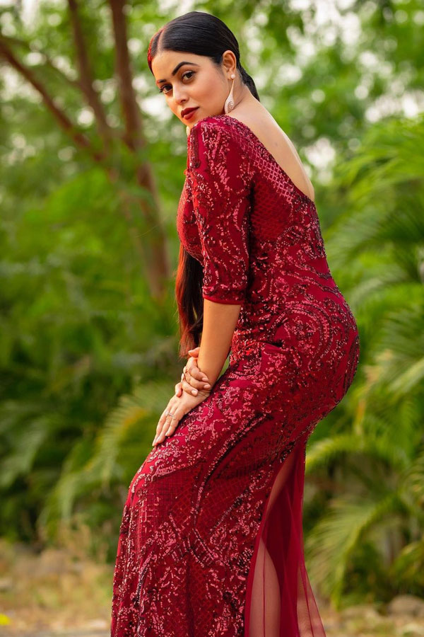 Actress Poorna Glamorous Photo Gallery - Sakshi38