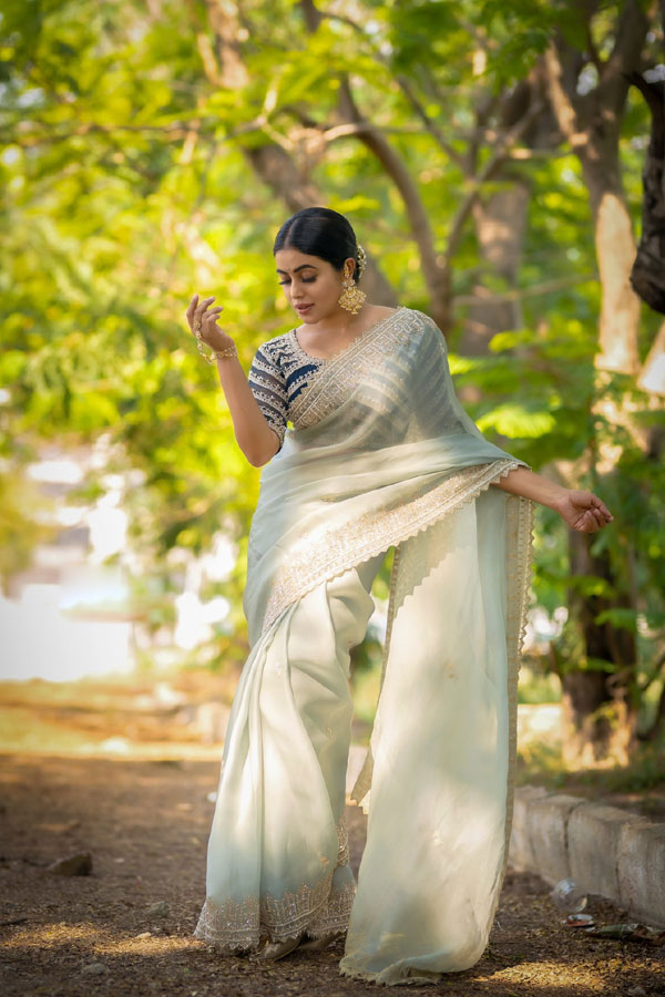 Actress Poorna Glamorous Photo Gallery - Sakshi8