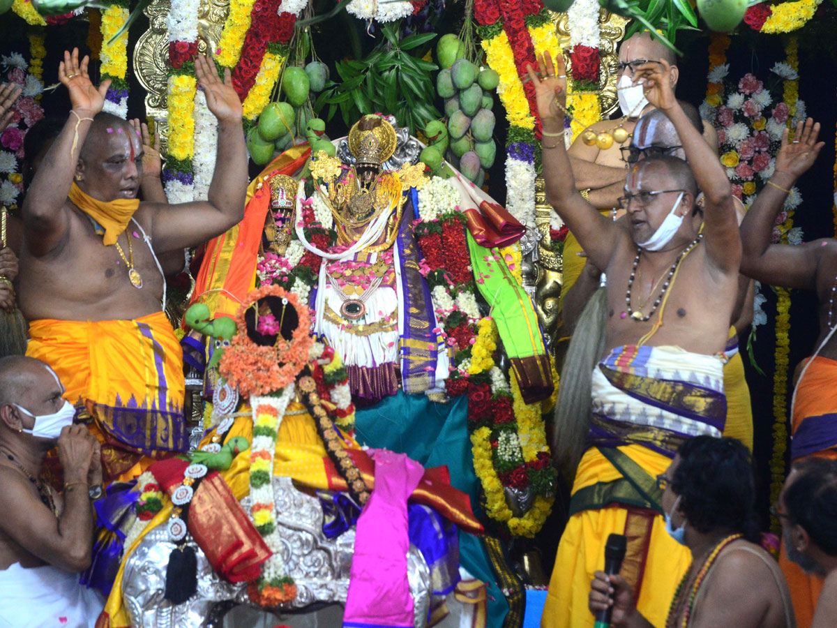 Best photos of the week April 25 to May 02, 2021 Photo Gallery - Sakshi12