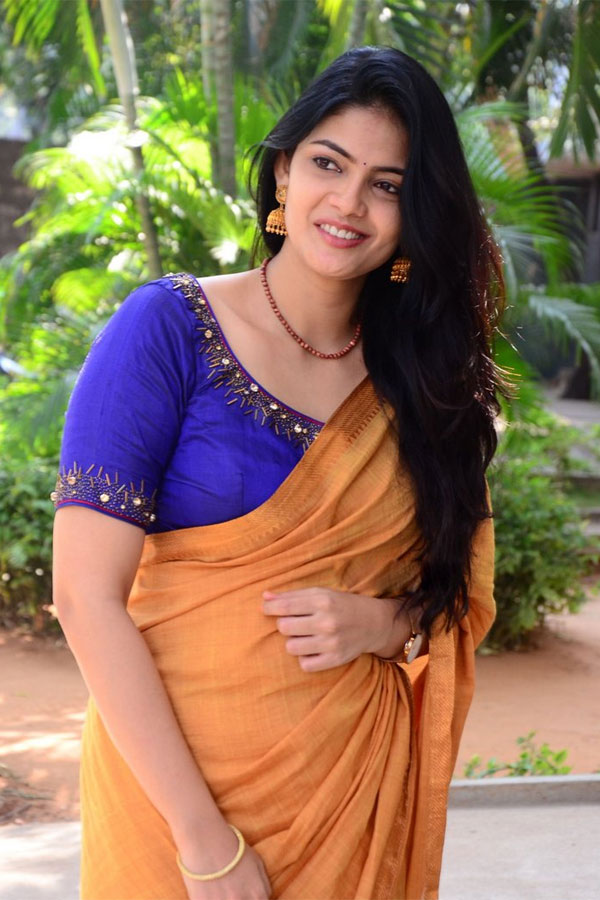 Kalpika Ganesh Photo Gallery - Sakshi33