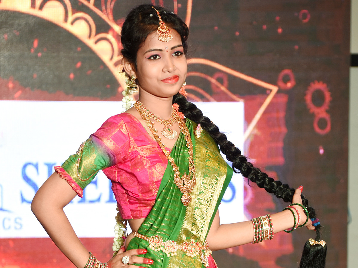 Visakhapatnam Girl Fashion Show 2021 - Sakshi5