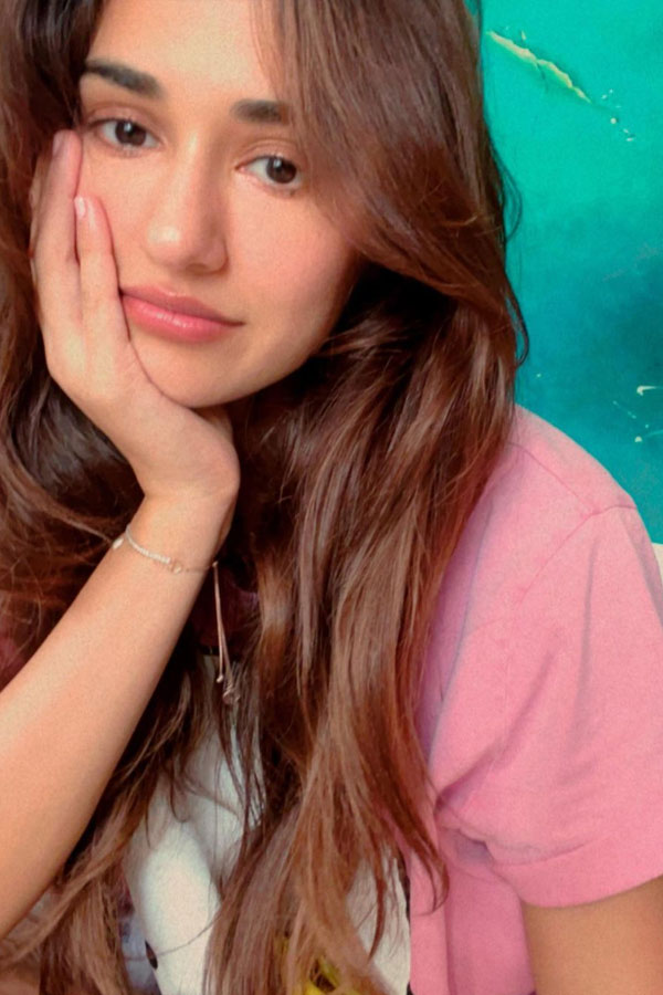 Disha Patani Glamour Photo Gallery - Sakshi11