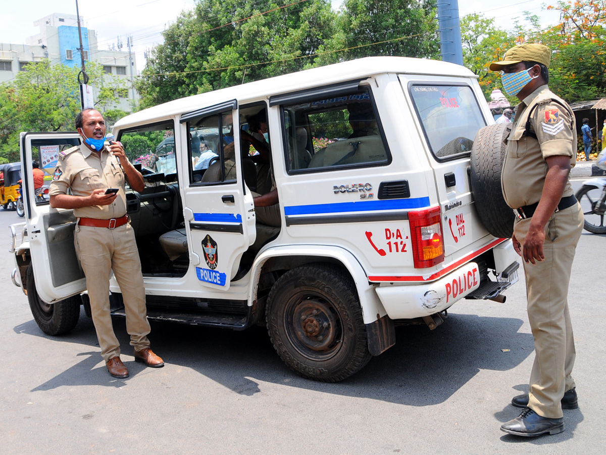 Partial curfew Andhra Pradesh 6Th Day - Sakshi4