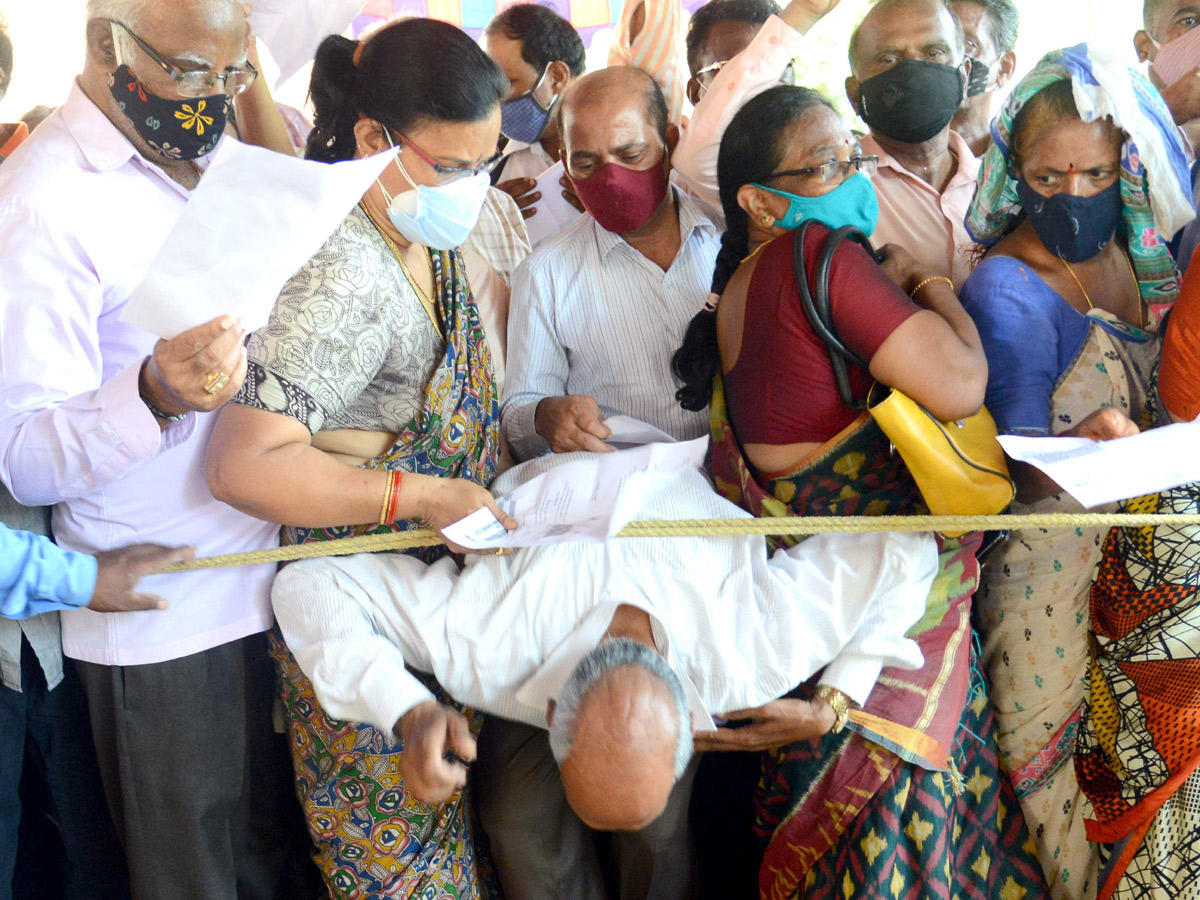 Telangana Government to Provide COVID-19 Vaccine - Sakshi17
