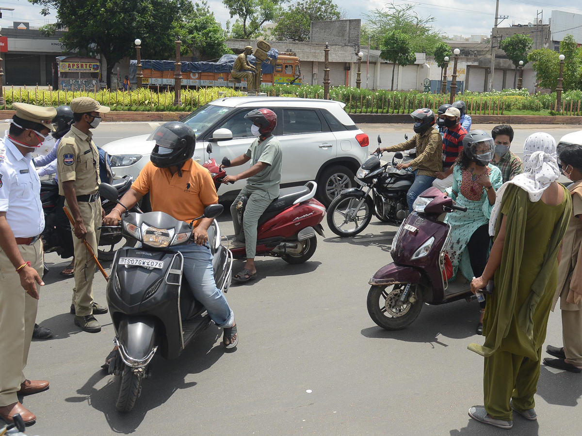 Lockdown Strict Restrictions In Telangana - Sakshi7