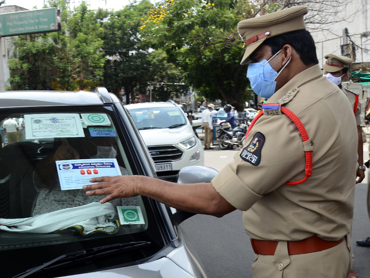 Lockdown Strict Restrictions In Telangana - Sakshi9