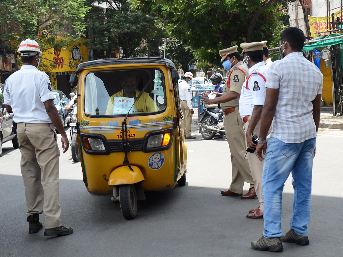 Lockdown Strict Restrictions In Telangana - Sakshi10