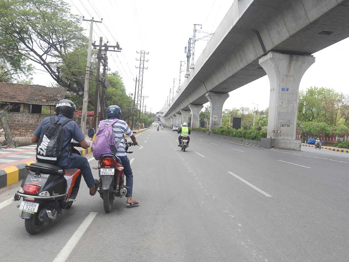 Lockdown Strict Restrictions In Telangana - Sakshi23