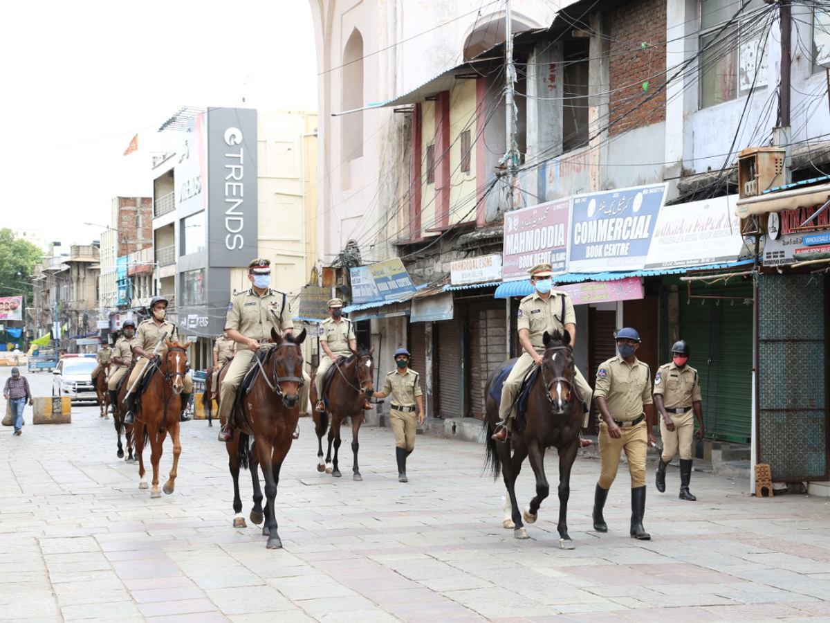 Lockdown Strict Restrictions In Telangana - Sakshi13