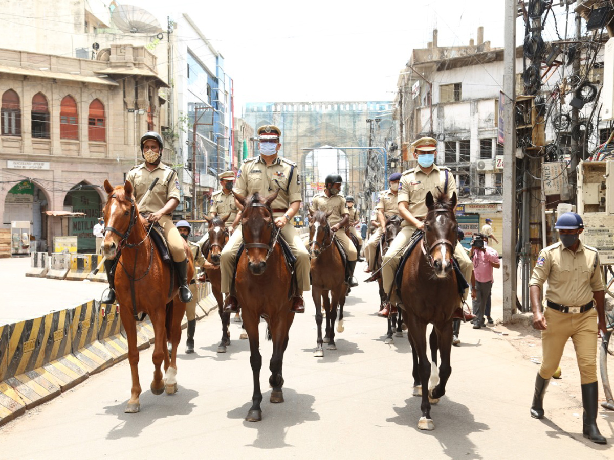 Lockdown Strict Restrictions In Telangana - Sakshi18