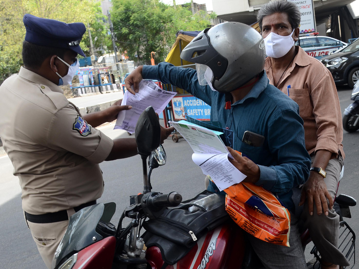 Lockdown Strict Restrictions In Telangana - Sakshi22