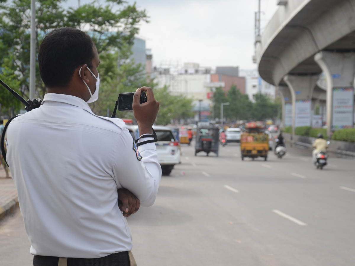 Strict Lockdown In Hyderabad - Sakshi28