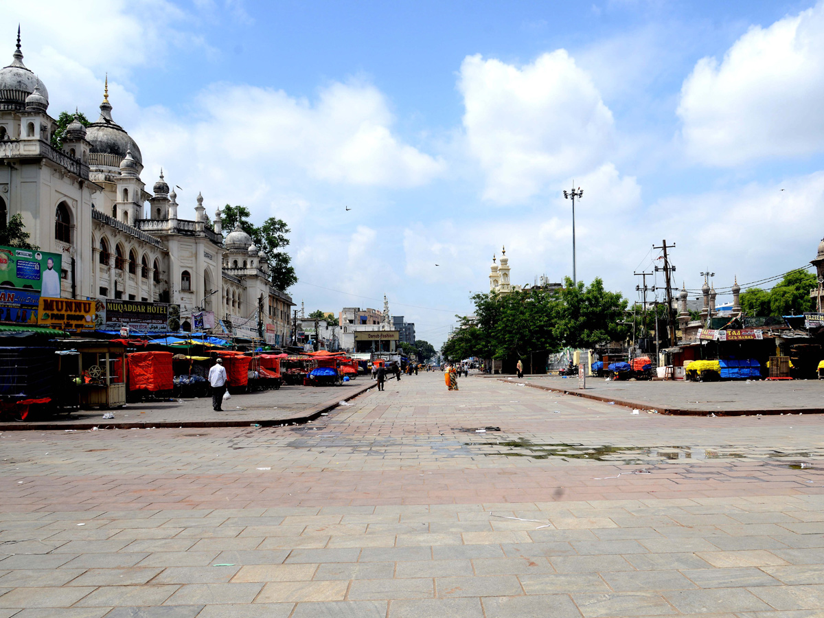 Strict Lockdown In Hyderabad - Sakshi17