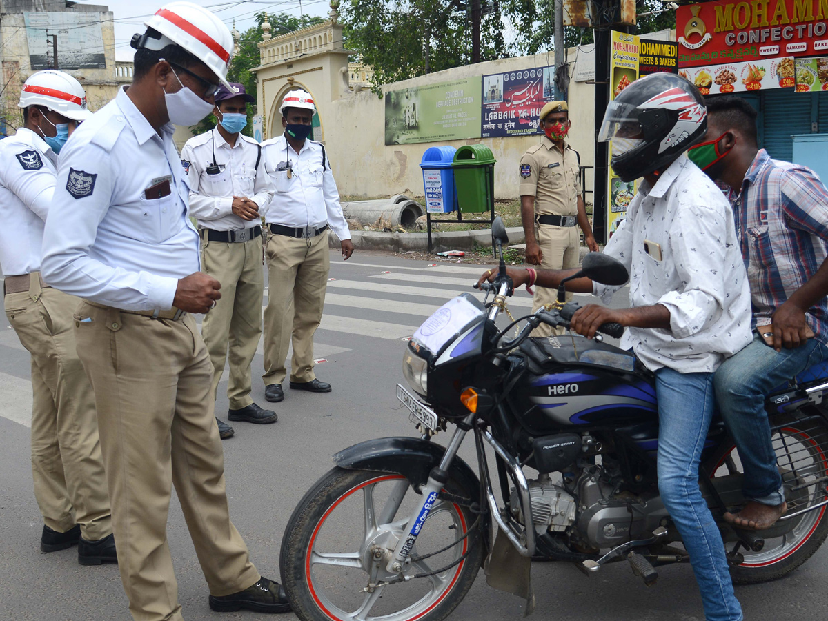 Strict Lockdown In Hyderabad - Sakshi20