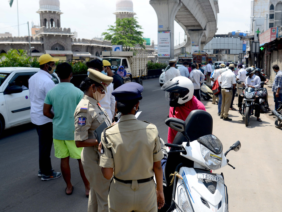 Strict Lockdown In Hyderabad - Sakshi21